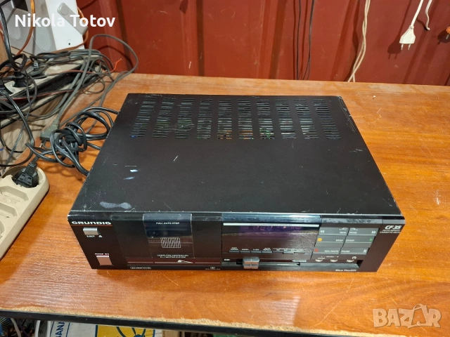 Продава се касетен дек Grundig CF35. , снимка 2 - Декове - 53541949