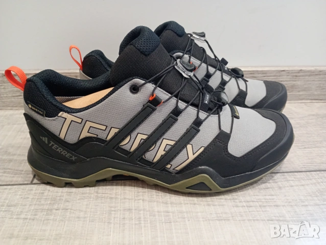 Adidas Terrex Swift-R2 Gore Tex туристически обувки номер 42 и 2/3 стелка 26,5 см , снимка 2 - Спортни обувки - 53932981