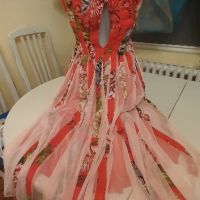 Стилна рокля на марката ASOS  червена с флорални мотиви, снимка 2 - Рокли - 45484682