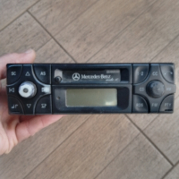 радио касетофон Мерцедес, снимка 1 - Радиокасетофони, транзистори - 45008684