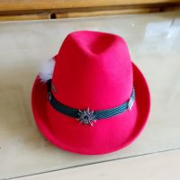 дамска филцова шапка , снимка 1 - Шапки - 45686188
