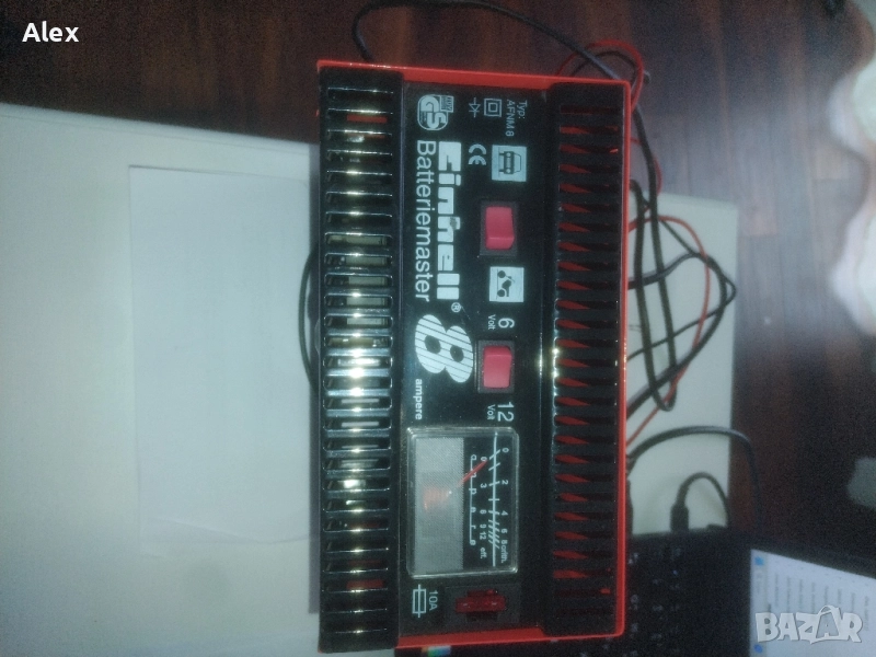 Зарядно устройство за акумулатори Einhell, снимка 1