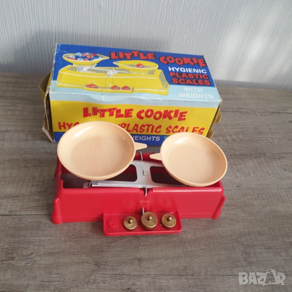 Стара унгарска детска кантар играчка, снимка 1