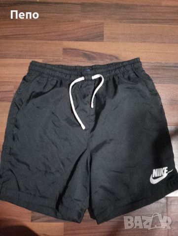 Гащи Nike, снимка 1 - Къси панталони - 46504103