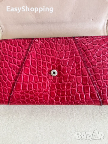  Дамски портфейл Guess, снимка 3 - Портфейли, портмонета - 54266027