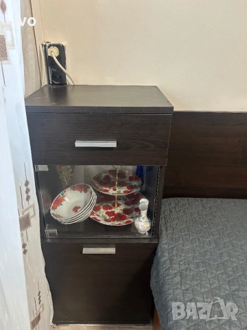 Продава комплект шкафове и легло с механизьм, снимка 2 - Секции и витрини - 53565256