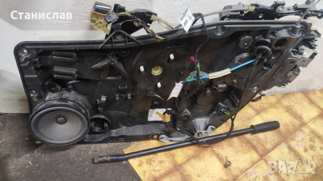 Оборудване за предна дясна врата на Mercedes-Benz CLK ,C117, 2017