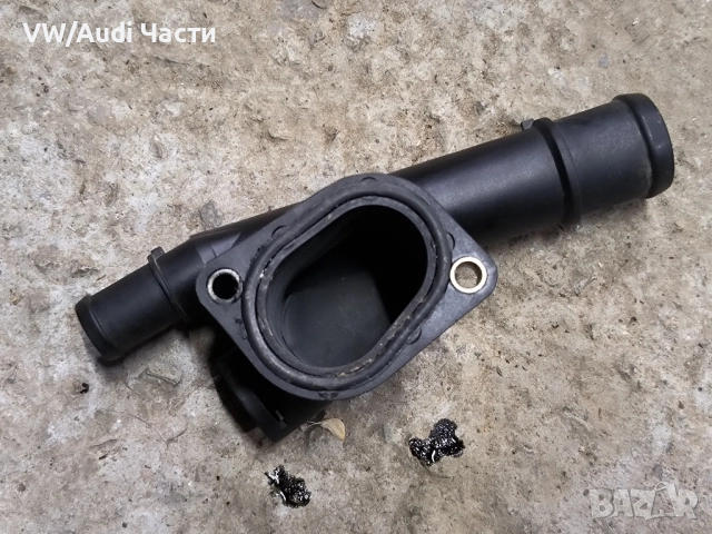 Фланец тройник антифриз за Голф 5 Ауди А3 Пасат Туран VW Golf 5 Audi A3 8P Passat Touran 038121132G, снимка 2 - Части - 52470378