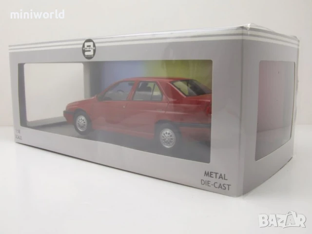 Alfa Romeo 155 1996 - мащаб 1:18 на Triple9 моделът е нов в кутия, снимка 8 - Колекции - 51197503