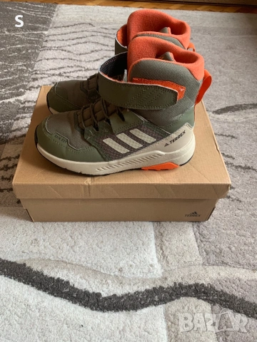 Детски Боти Adidas 30 1/2 НОВИ, снимка 3 - Детски боти и ботуши - 53946249