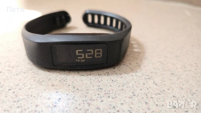 Фитнес гривна Garmin Vivofit 2 , снимка 2 - Фитнес уреди - 51106402