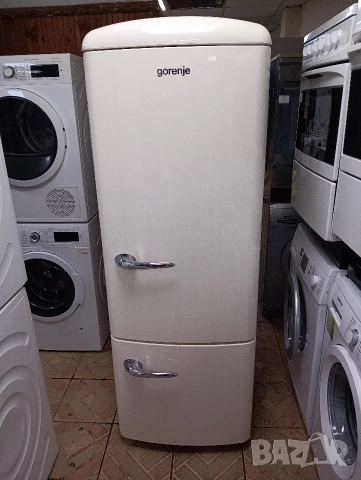 Бежов комбиниран хладилник с фризер ретро дизайн Gorenje с две години гаранция!