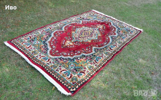 Стар ръчно тъкан персийски килим от 100% овча вълна