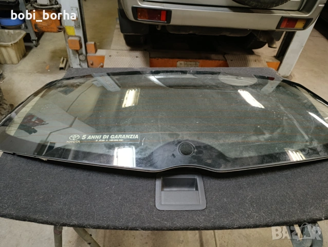 Задно стъкло Тойота Корола Версо