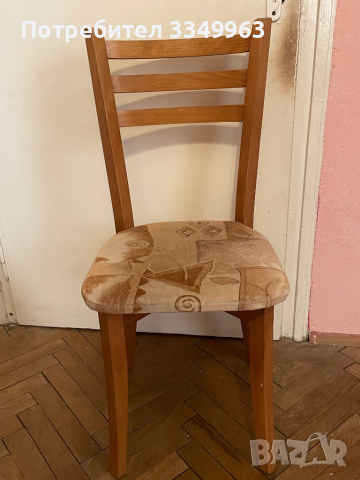 3 еднакви дървени столове, снимка 1 - Столове - 45061296