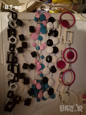 Красиви гердани, снимка 2 - Колиета, медальони, синджири - 53745529