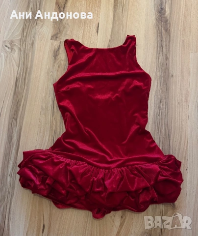 Червена рокля кадифе