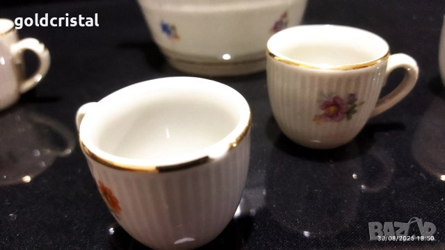 Стар български порцелан чашки и бърдуче , снимка 4 - Антикварни и старинни предмети - 33551572