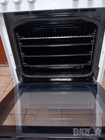 Свободно стояща печка с керамичен плот Gorenje с две години гаранция!, снимка 3 - Печки, фурни - 52082748