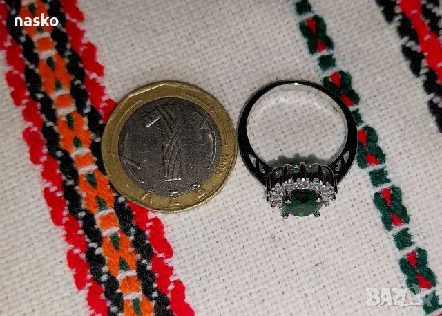 Дамски пръстен с циркони, снимка 9 - Антикварни и старинни предмети - 46436639