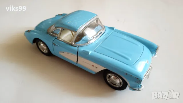 1957 Chevrolet Corvette Kinsmart - Мащаб 1:34, снимка 6 - Колекции - 49223884