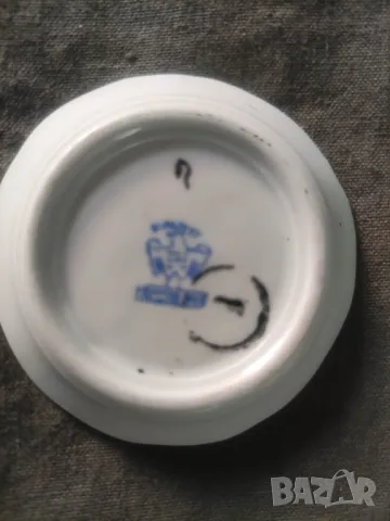 Продавам Унгарски порцелан : миниатюрна ваза и чиния, снимка 4 - Други ценни предмети - 49962575