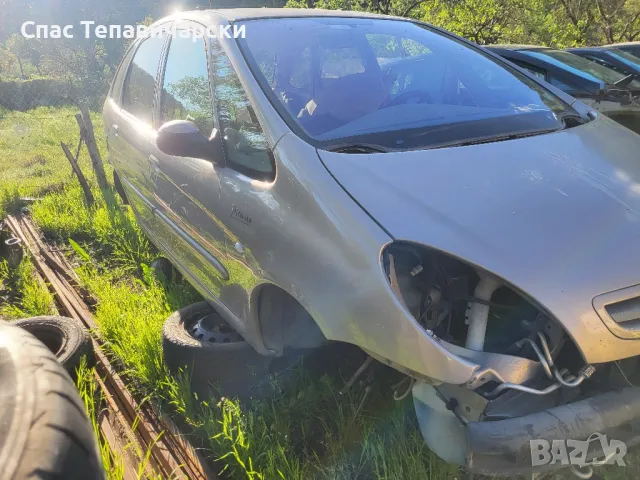 Продавам десен калник за ситроен Xsara 2006г.