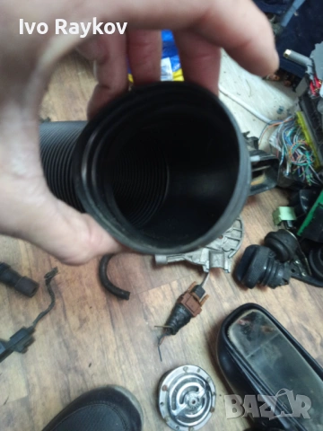 Въздуховод гофриран 1K0129684B за VW Golf V 1.9 TDI , снимка 2 - Части - 53875716