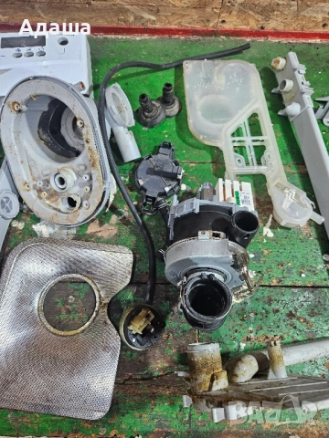 Съдомиялна Indesit на части, снимка 4 - Съдомиялни - 52229425