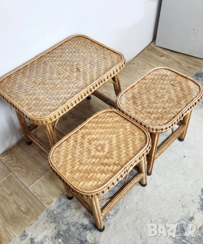 Комплект ратан масичка и табуретки, снимка 2 - Столове - 53659338
