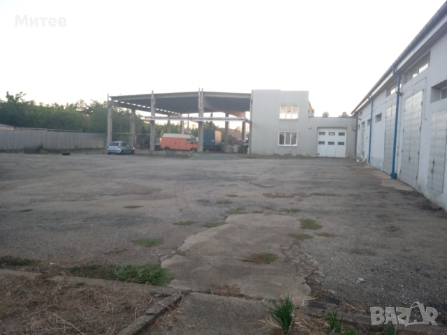 Хале/навес в завършен или незавършен вид