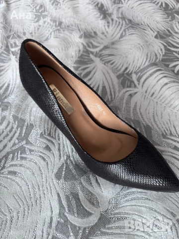 Черни обувки