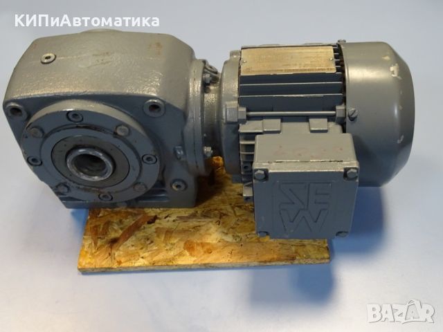 мотор-редуктор SEW-EURODRIVE SA40DT71K-4 220/380V, снимка 4 - Резервни части за машини - 45144206