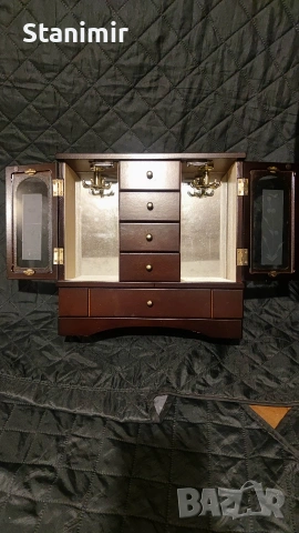 Дървена кутия , гардероб за бижута , снимка 1 - Други - 53374204