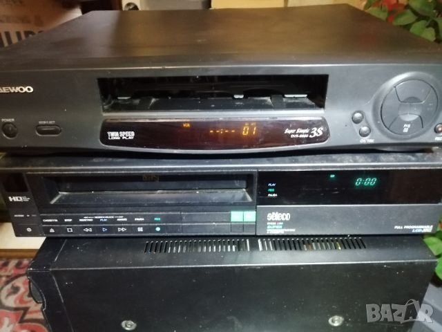 2 бр.VHS апарати-Daewoo DVR-8680 - Seleco SV-835S, снимка 1 - Плейъри, домашно кино, прожектори - 46579571