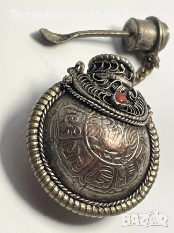 Тибетско/Непалско шишенце-медальон с мотив Гаруда – защитен амулет (сребърна сплав), снимка 4 - Антикварни и старинни предмети - 54173719
