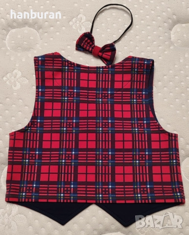 Коледен кариран бебешки елек с папийонка, снимка 2 - Жилетки и елечета за бебе - 52547488