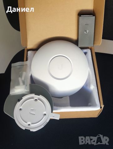 Ubiquiti UniFi UAP-AC-Lite access point с кутия и аксесоари, снимка 5 - Мрежови адаптери - 46262224