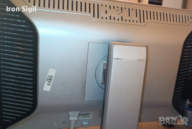 DELL - Монитор в добро състояние, снимка 2 - Монитори - 53621740