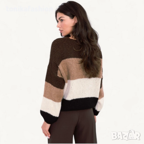 Обемен мек пуловер , снимка 3 - Блузи с дълъг ръкав и пуловери - 52290857