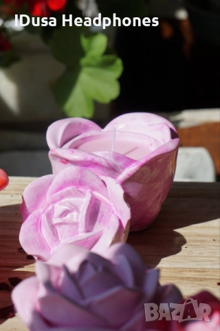 Ръчно изработени соеви свещи в керамична роза