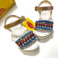 Уникални сандали в златисто на платформа , снимка 3 - Детски сандали и чехли - 45655142