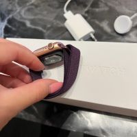 Apple watch 5, снимка 2 - Смарт гривни - 45323675