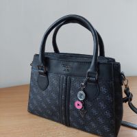Дамска чанта Guess лукс модел код 225, снимка 3 - Чанти - 43958243