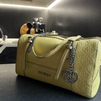 Дамска чанта Guess в патешко жълто., снимка 2 - Чанти - 45253901