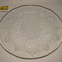 Голяма фина стара чиния 29 см безцветно прозрачно стъкло, запазена, снимка 1 - Чинии - 45717048