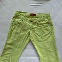Два дамски летни 3/4 панталона: бял-DiKa, светлозелен-Replay, размер S, снимка 4 - Къси панталони и бермуди - 45163278