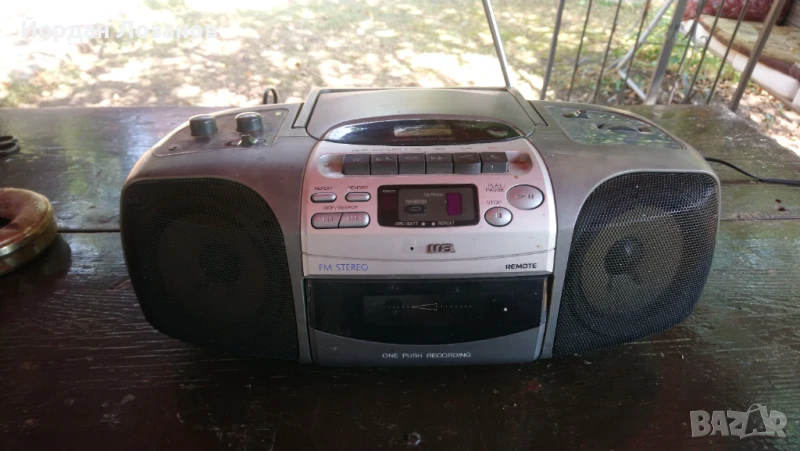 Радиокасетофон със CD Aiwa , снимка 1