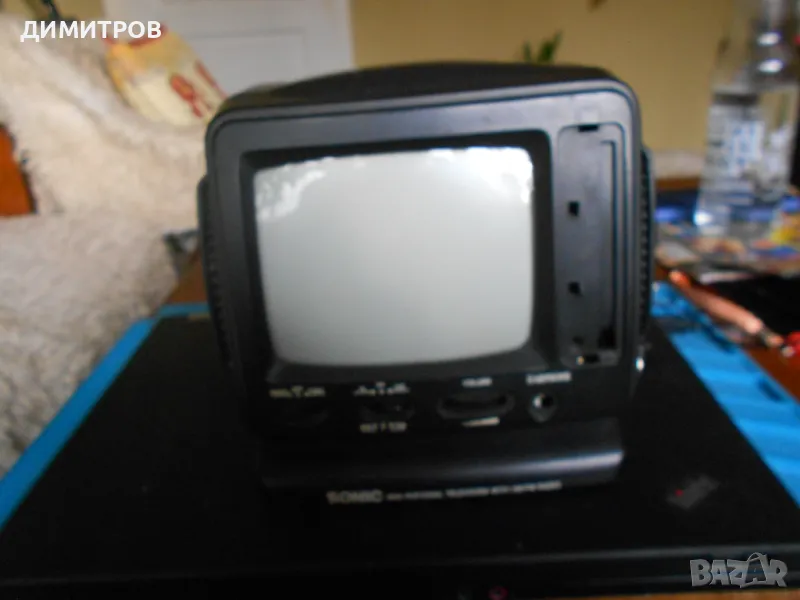 Sonic mini television with radio  за части, снимка 1