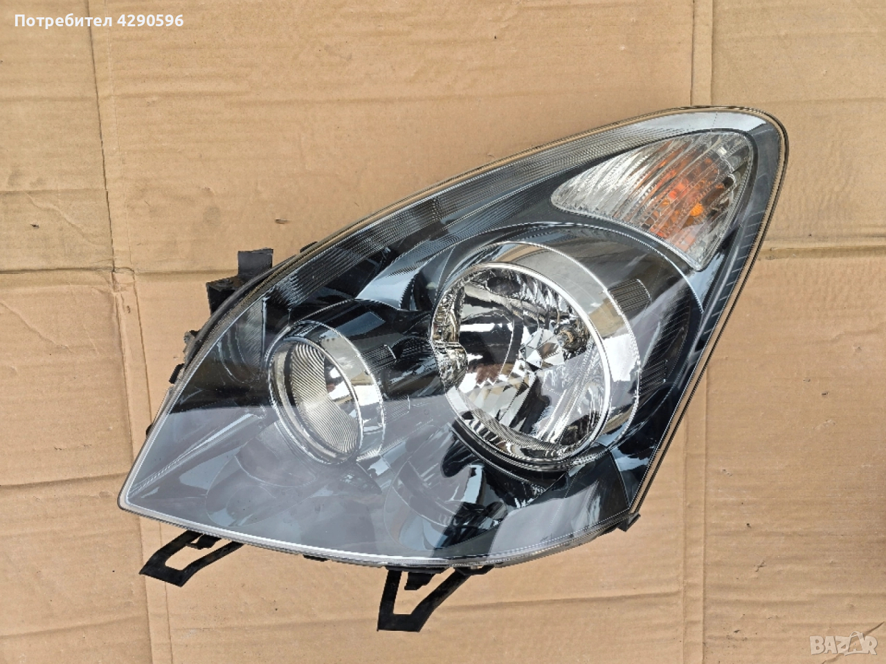 Ляв фар за Toyota Corolla Verso / Корола Версо 2007-2009г., снимка 1